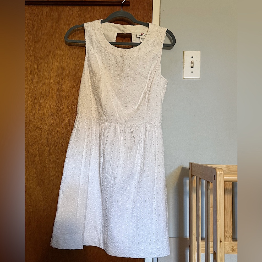 Elegant White Sleeveless Vineyard Vines Dress